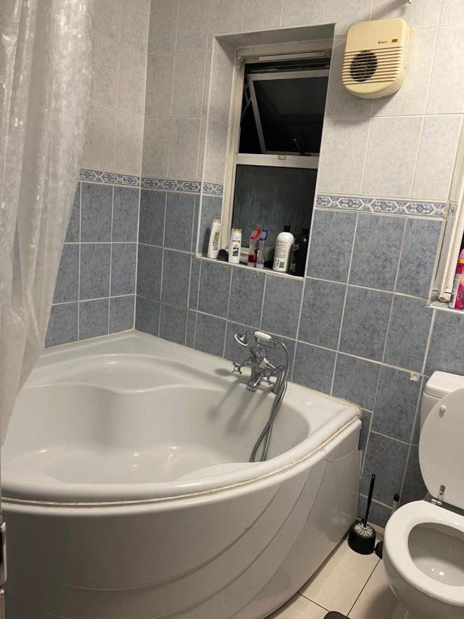 North Avenue Guest House Ltd, Heathrow Airport-Free Parking Hayes  Exterior foto